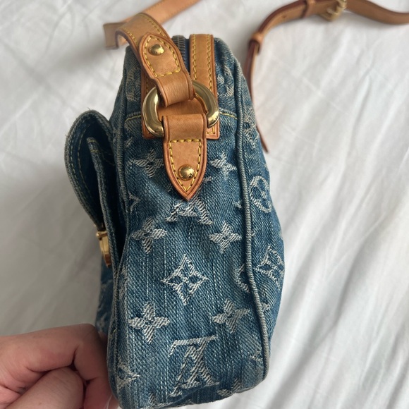 Vintage Louis Vuitton Denim Camera Bag Adjustable Strap Authentic 2007 Crossbody - Picture 9 of 13